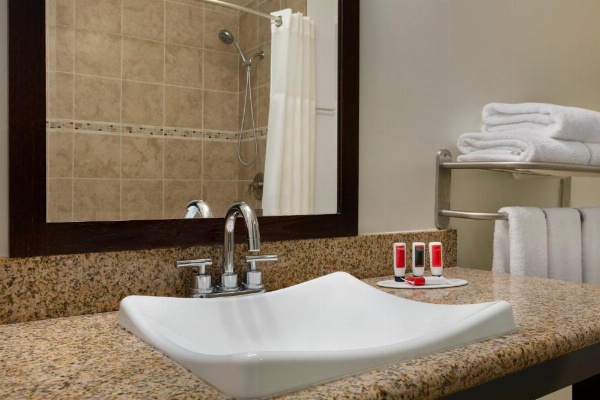 Ramada by Wyndham Oakland Downtown City Center image 13