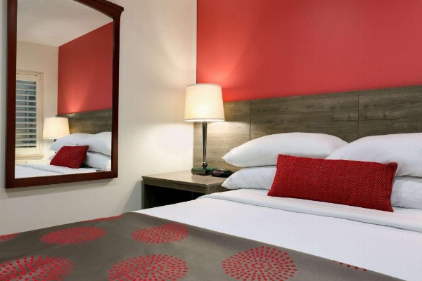 Ramada by Wyndham Oakland Downtown City Center image 9